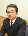 代表取締役 星野 進一の近影です。